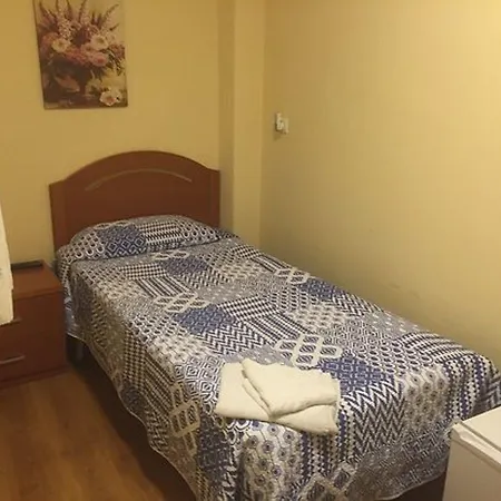 Hostal Becares