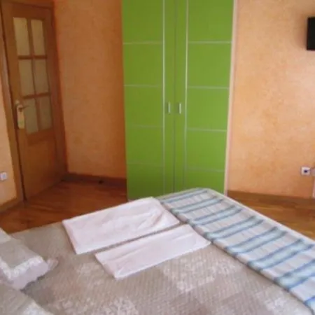 Becares Hostal